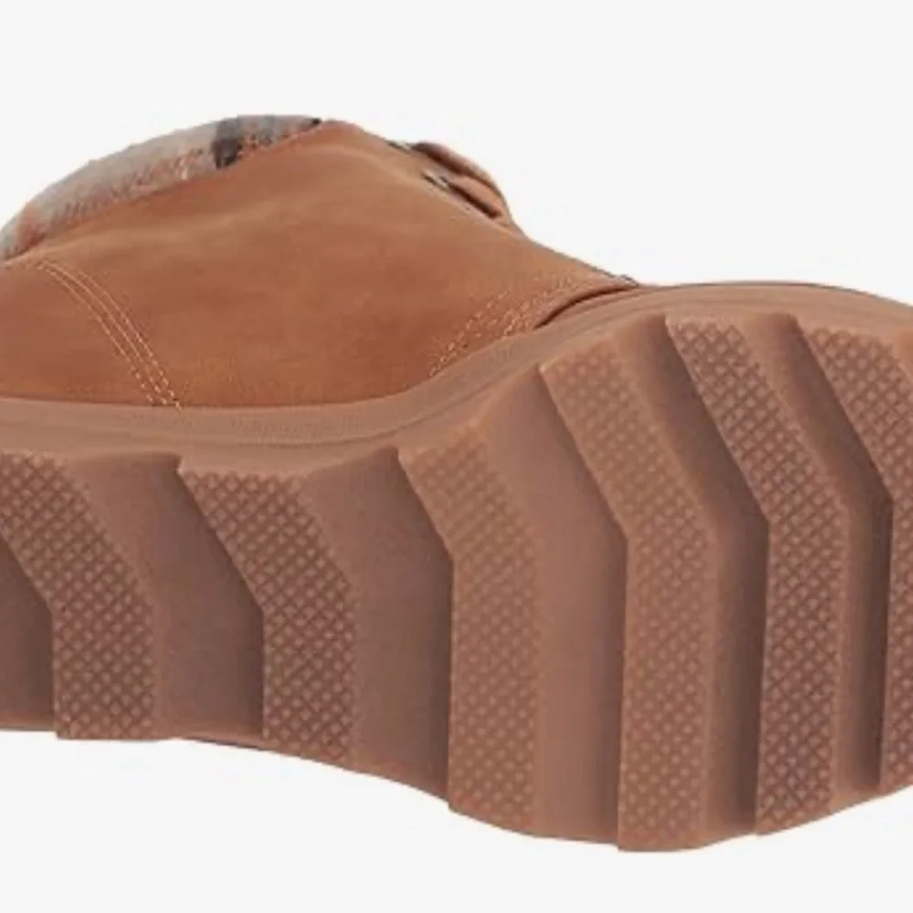 Lugz Tan Lace-Up Wedge Boots